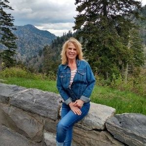 Meet your Posher, Gayle